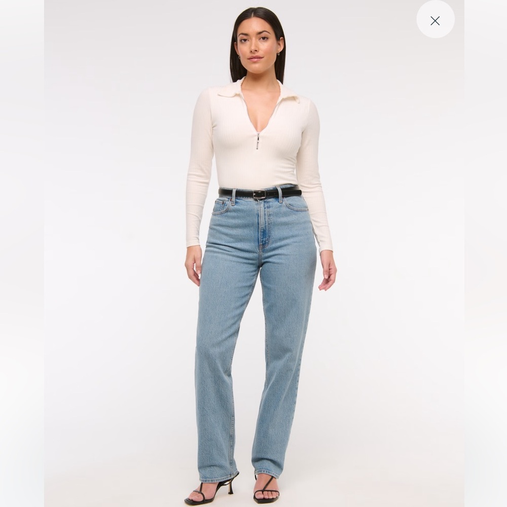 Abercrombie & Fitch 90’s Slim Straight Ultra High Rise